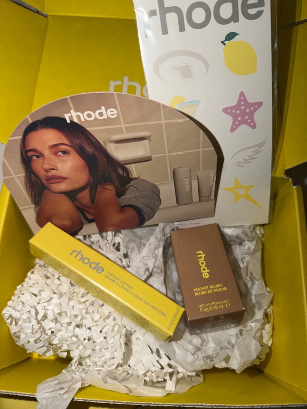 RHODE Lemontini Yellow Cosmetic Pouch with Branded Skincare Pack - Picture 2 of 5